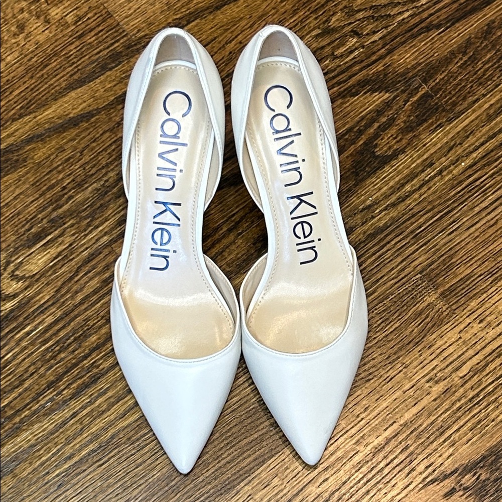 Calvin Klein KCLAZA White Leather Pointed Toe D’Orsay Pumps 8.5M